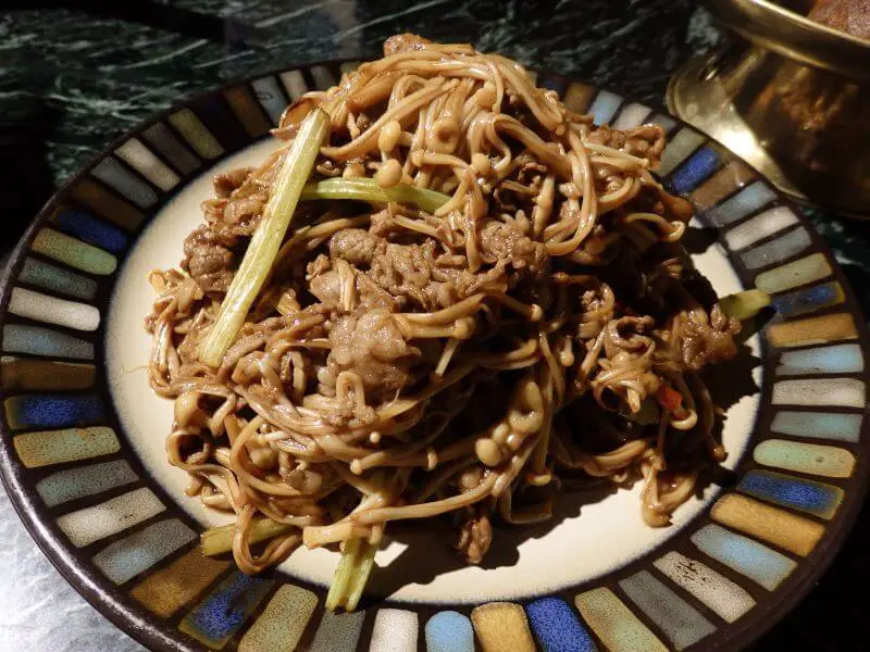 Mushroom Beef (金针炒肥牛/ Y39) at 印巷小馆, Nanluoguxiang. Beijing, China.