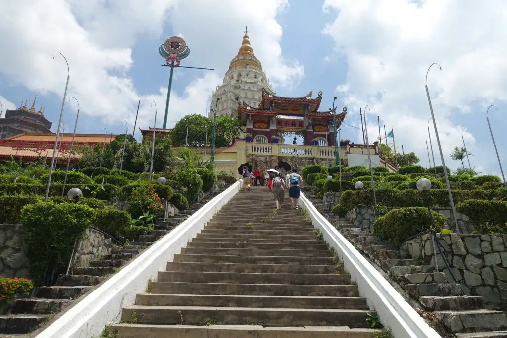 Stairway between the main prayer hall and Pagoda of Ten Thousand Buddhas, Kek Lok Si Temple.