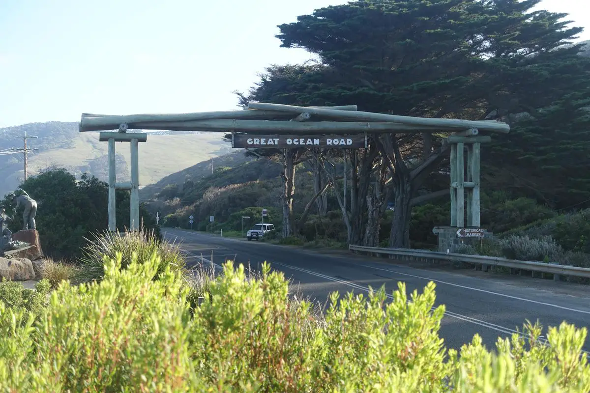 Great Ocean Road Memorial Arch.