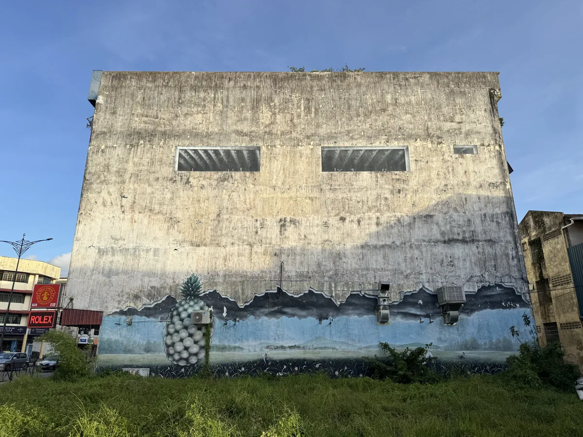 Mural opposite the 3d mural